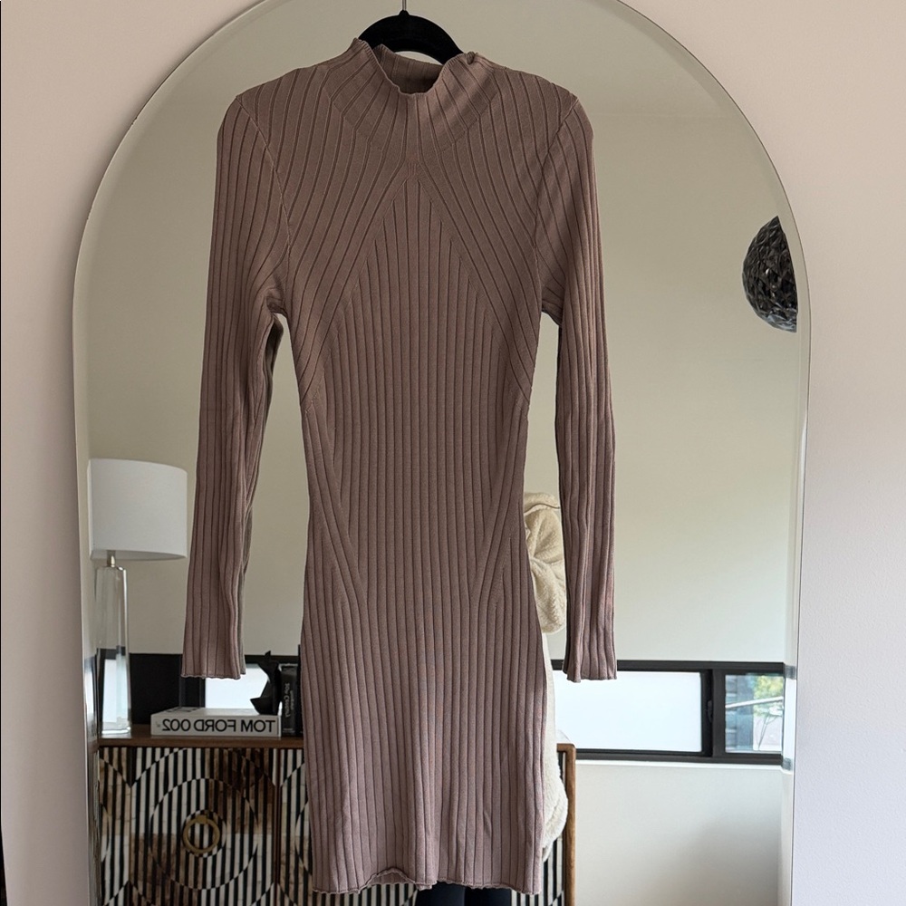 Abercrombie & Fitch Ribbed Long Sleeve Dress in Taupe